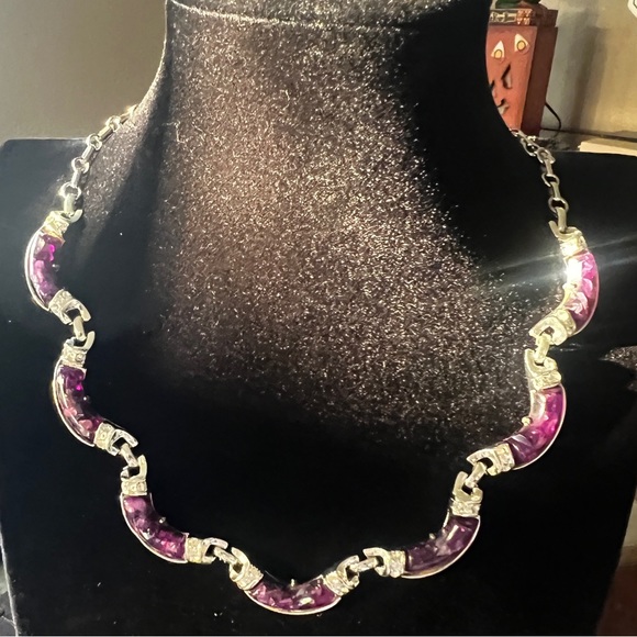 Beautiful Coro Purple Confetti link necklace with matching ear clips. Parure set - Picture 4 of 10